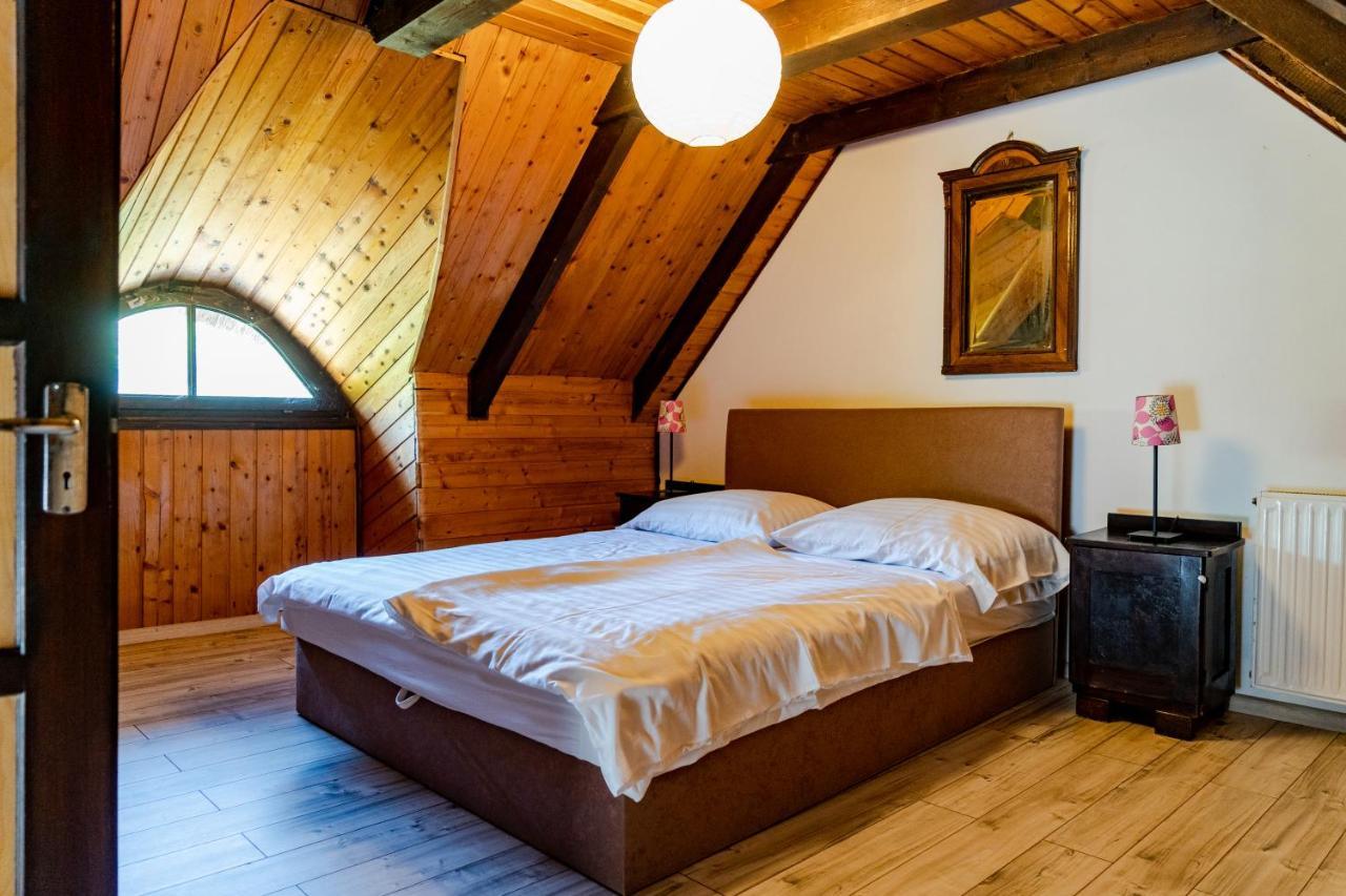 Bohem Birtok Es Csarda Hotell Zamárdi Exteriör bild