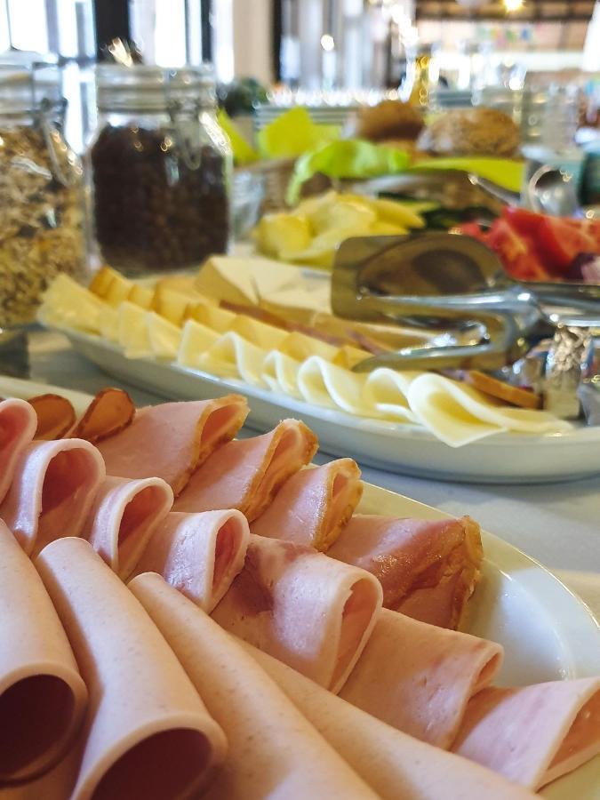 Bohem Birtok Es Csarda Hotell Zamárdi Exteriör bild